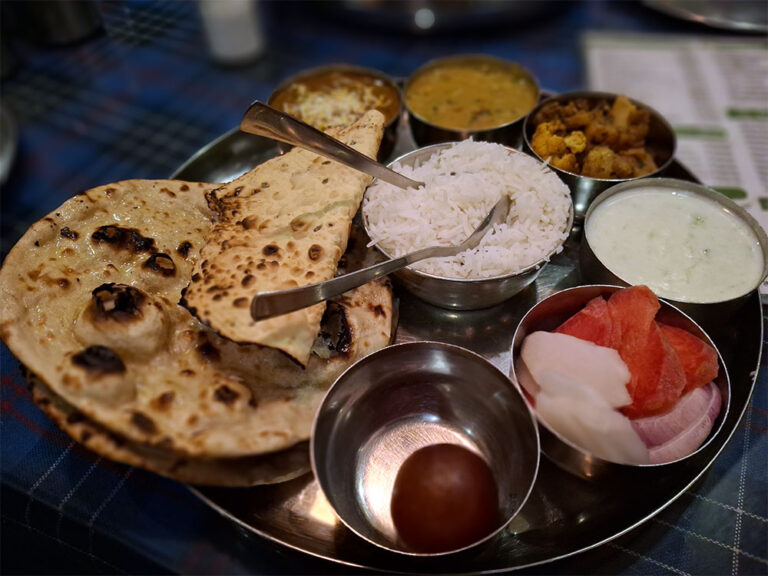 दिल्ली के पारंपरिक व्यंजन 🍲